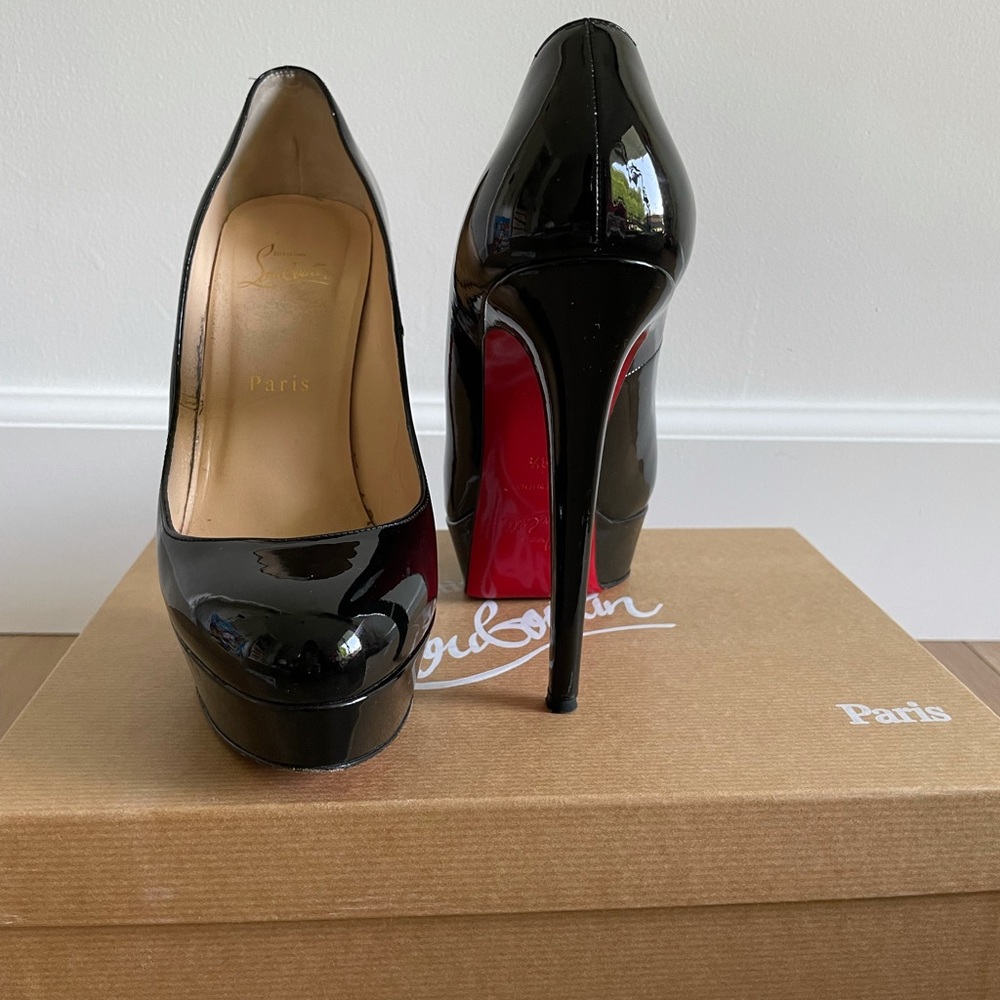 Christian Louboutin patent Bianca 140 pumps. Size 8/38.5